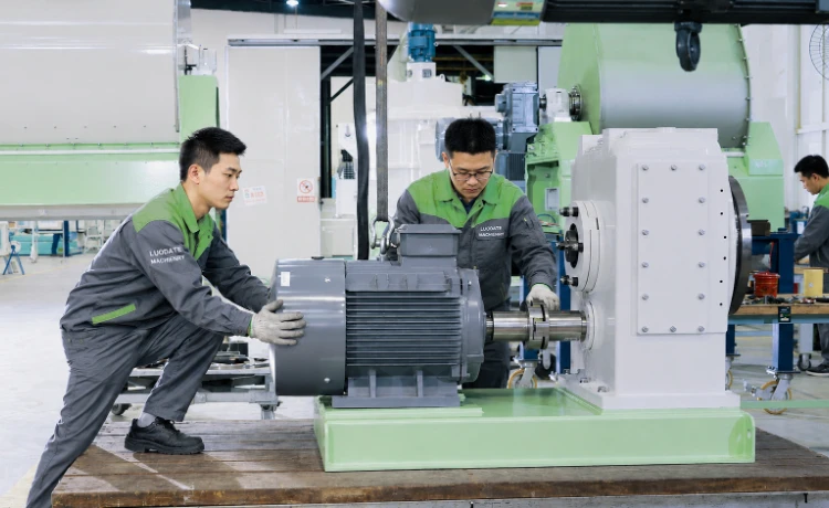 Assemblage complet de l'&eacute;quipement et inspection en usine